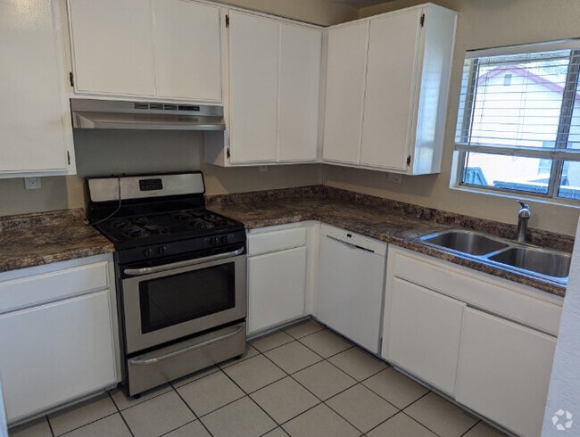 Building Photo - 101 W Olive Ave Unit Apt C