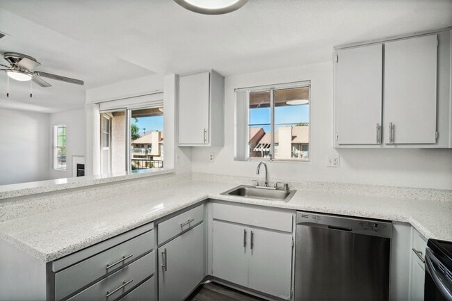 Photo - Desert Oasis Apartments