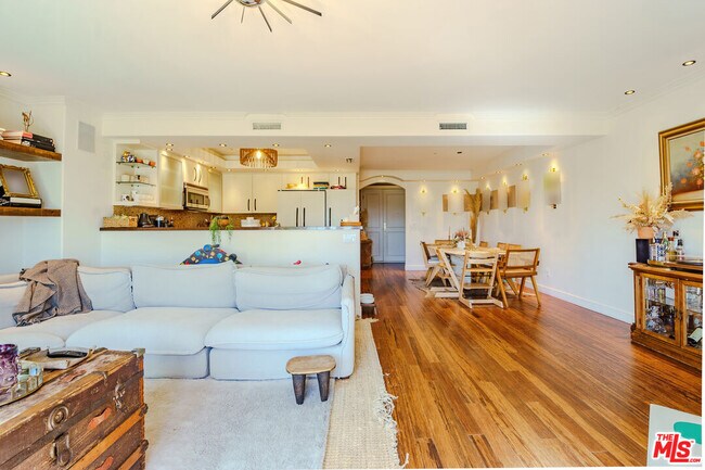 Photo - 1278 S Camden Dr Unit 301