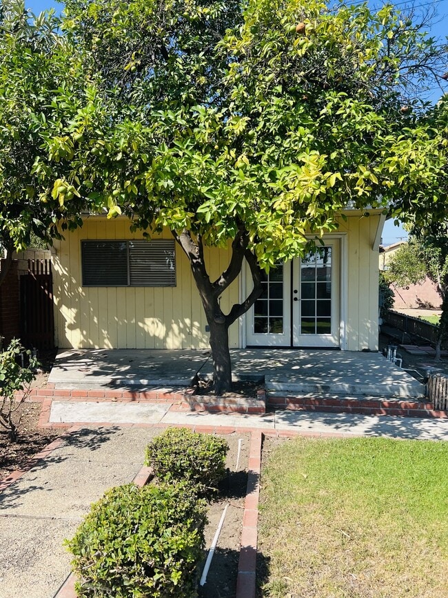 Photo - 1434 Kellogg Ave