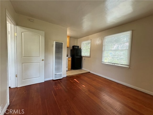 Photo - 889 Wright Ave