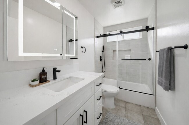 Photo - 3423 Caroline Ave Unit 3