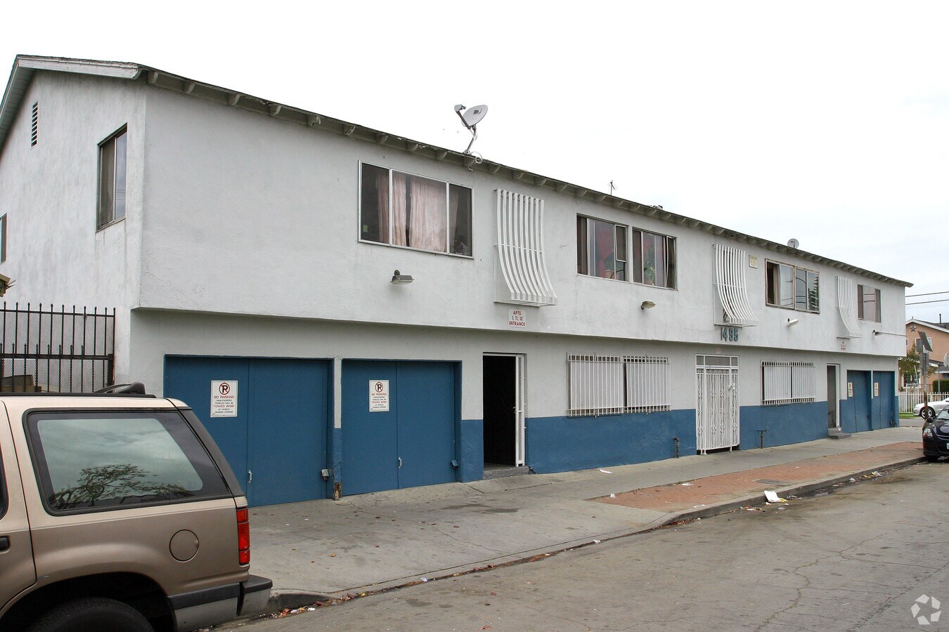 1495 Peterson Ave - 1495 N. Peterson Ave. Apartments