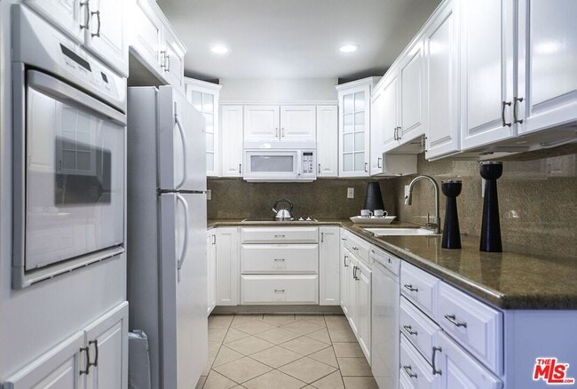 Photo - 723 Palisades Beach Rd Unit 217