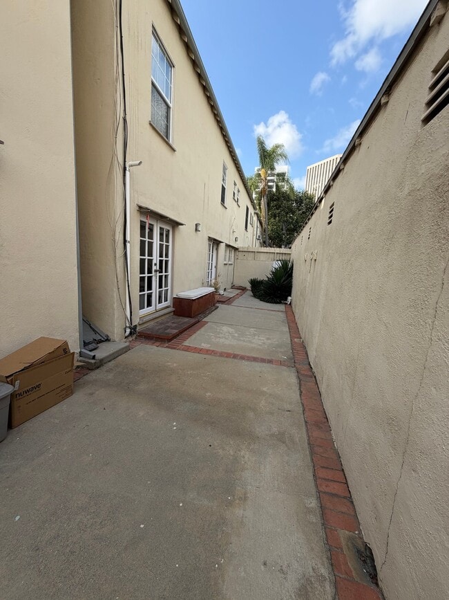 Photo - 9969 Robbins Dr Unit NA