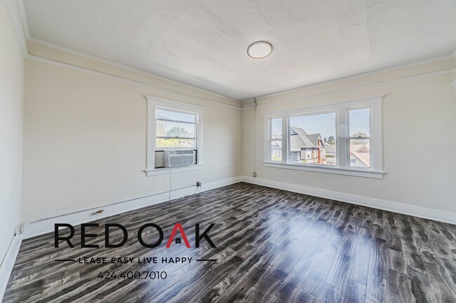 Photo - 1026 W 22nd St Unit 14