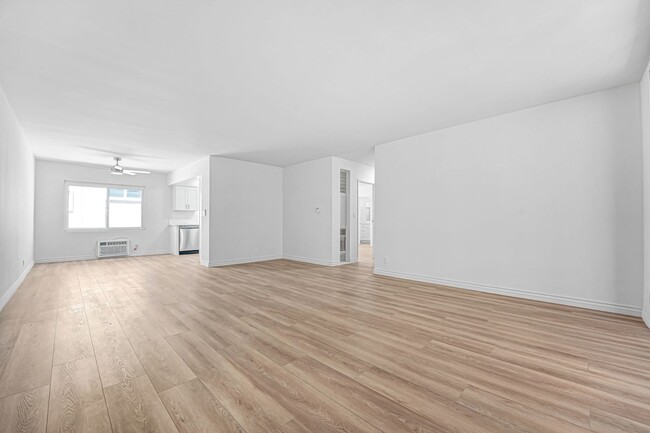 Photo - 1237 Berkeley St Unit 3