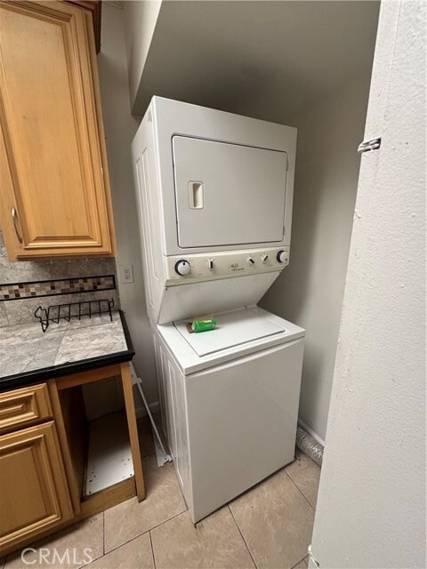 Photo - 2100 N Derek Dr Unit B