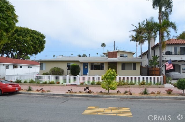 Building Photo - 1004 El Prado Rental