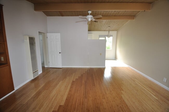 Photo - 121 W Arrellaga St Unit 006
