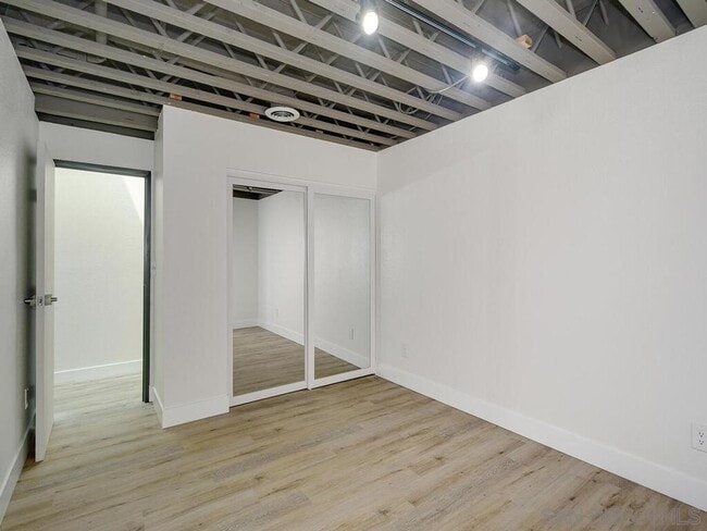 Photo - ***GENERAL RENTAL APPLICATIONS*** Unit Kensington Park Plaza