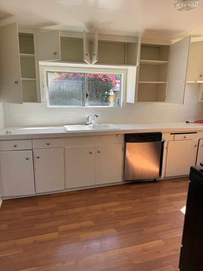 Photo - 117 W Mission St