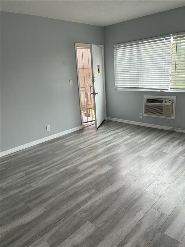 Photo - 1052 Justin Ave