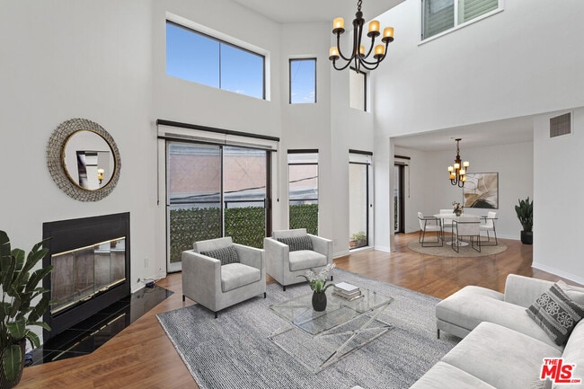 Building Photo - 12000 Goshen Ave Unit 306