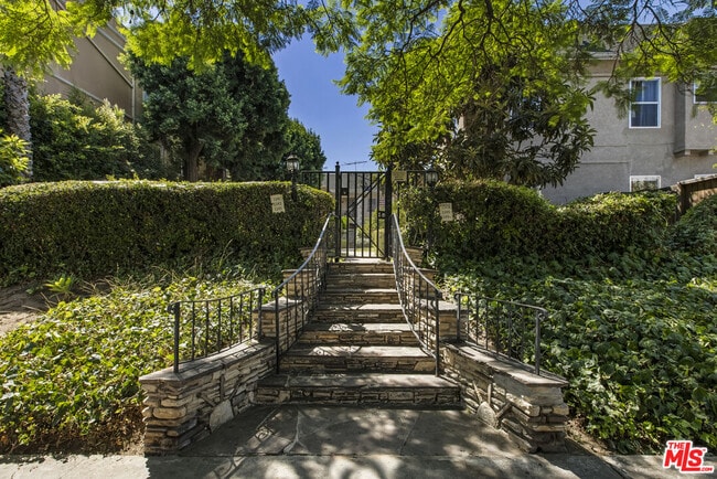 Photo - 1147 Westmoreland Ave Unit 2