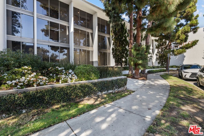 Photo - 8701 Delgany Ave Unit 112