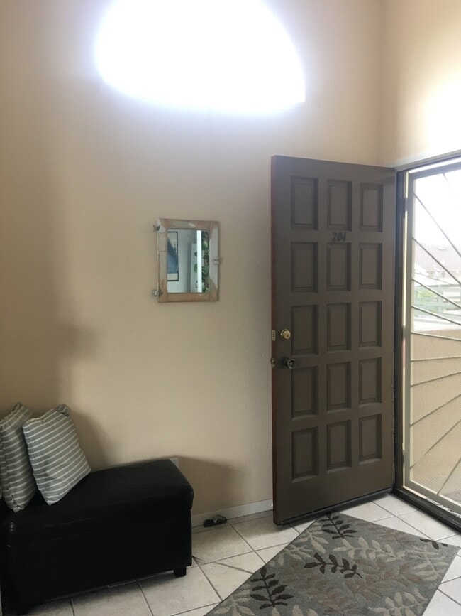 Photo - 4357 Cleveland Ave Unit 204