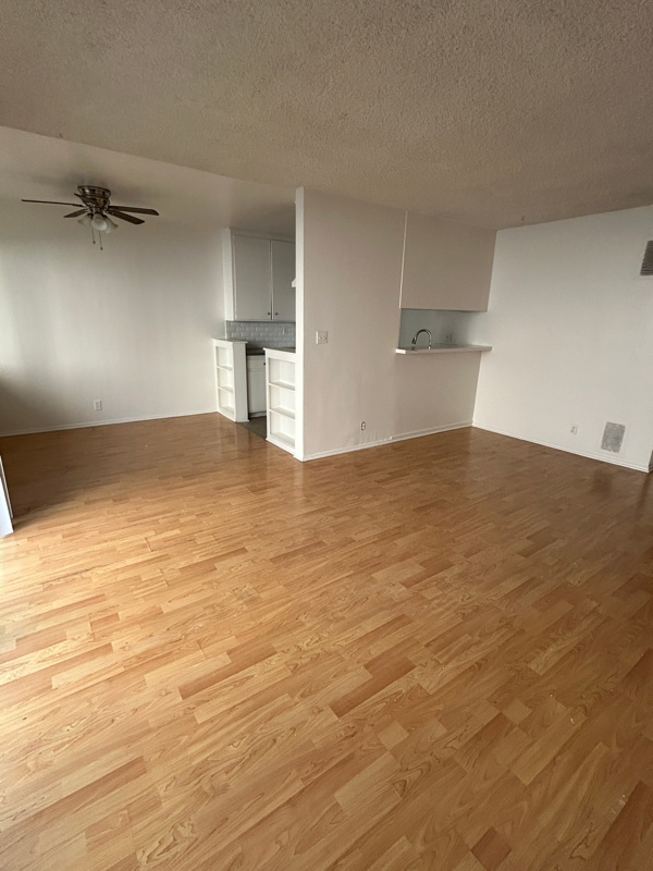 Photo - 1538 N Detroit St Apartment