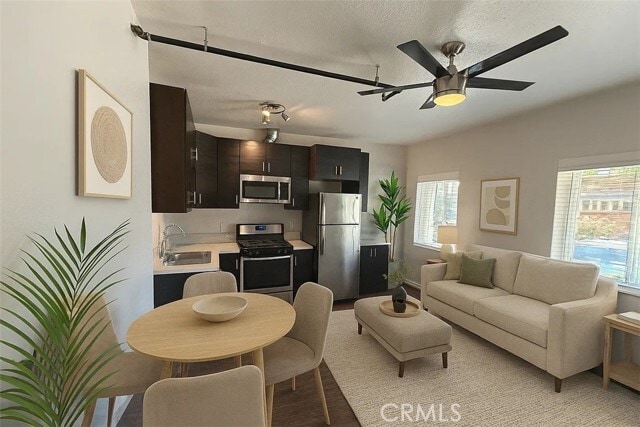 Building Photo - 601 Linden Ave Unit 104