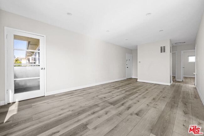 Photo - 8336 Blackburn Ave Unit 7