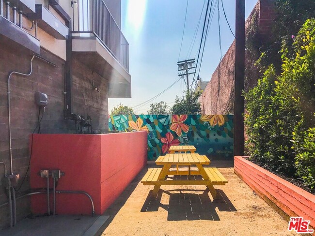 Photo - 747 Lillian Way Unit 3