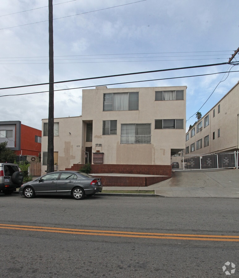 Photo - 1729 N Wilton Pl