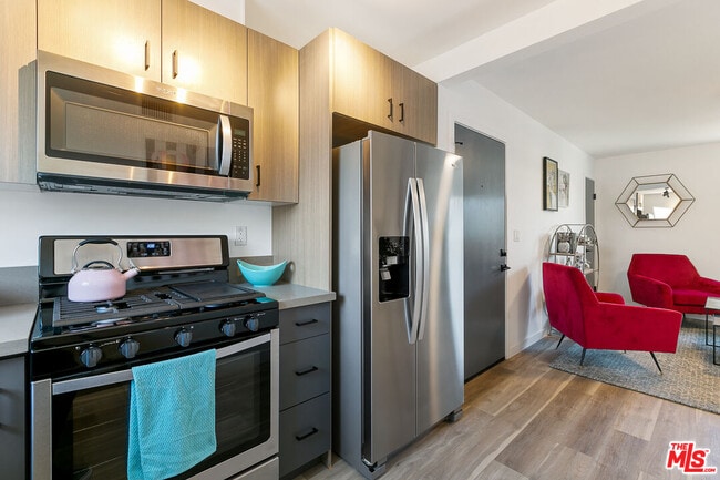 Building Photo - 2918 Hauser Blvd Unit 1