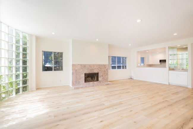 Building Photo - 223 Market St Unit 223A