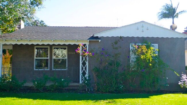 Photo - 10564 Ayres Ave