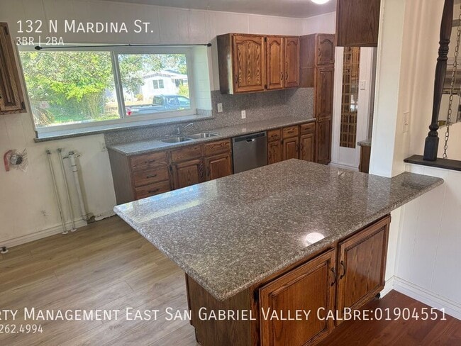 Photo - 132 N Mardina St