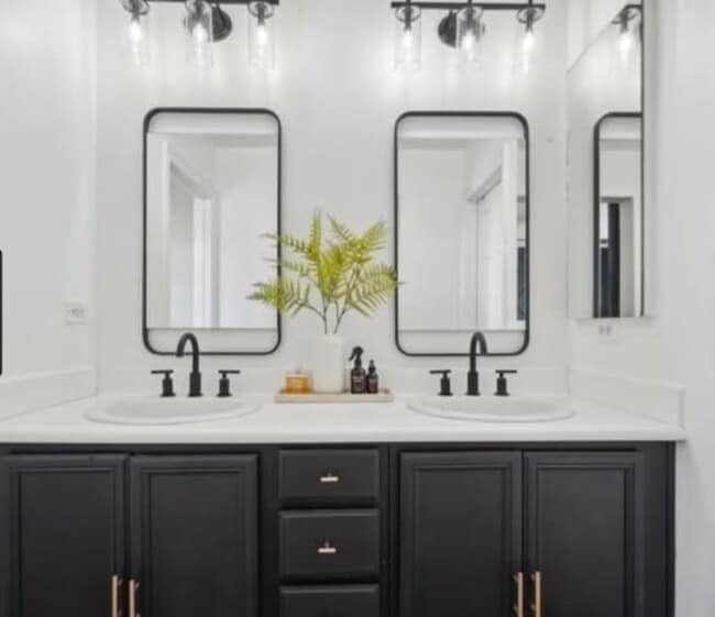 Photo - 80549 Tinsley Ave