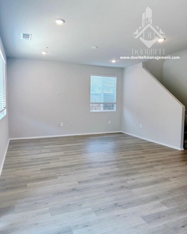 Photo - 2097 Mandarin Ln