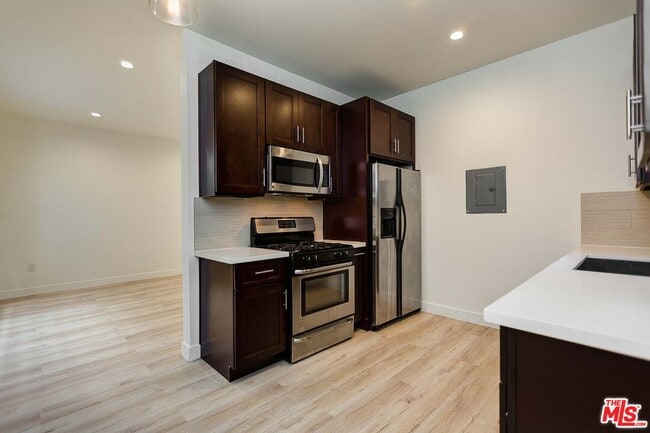 Photo - 7223 Willoughby Ave Unit 104