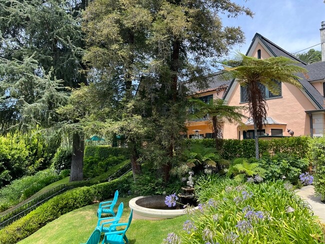 Photo - 1954 Hillcrest Rd Unit 8