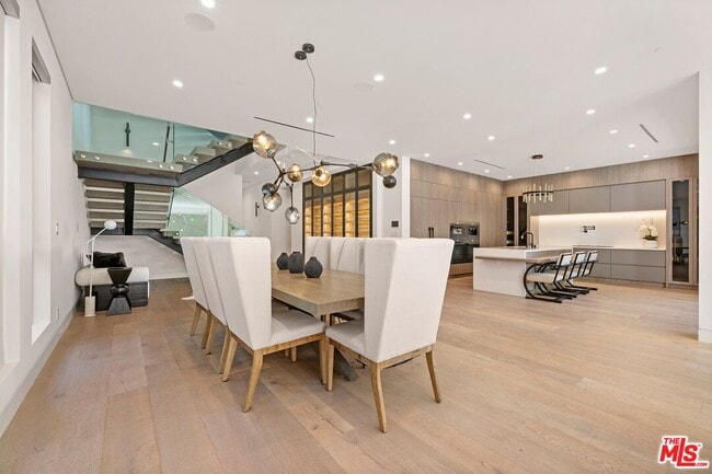 Photo - 829 N Ogden Dr