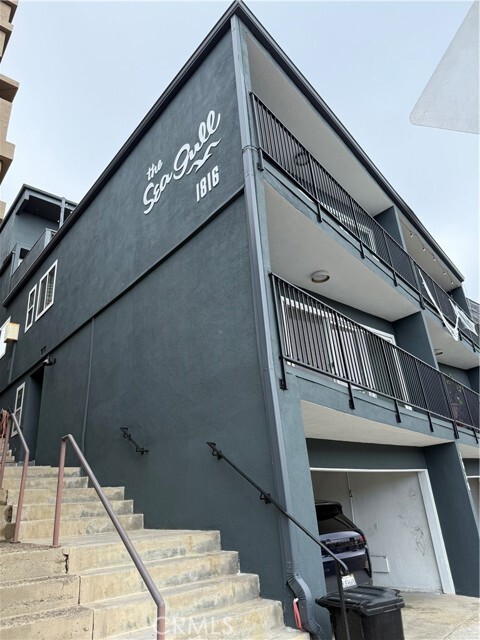 Building Photo - 1816 Hermosa Ave Unit 3