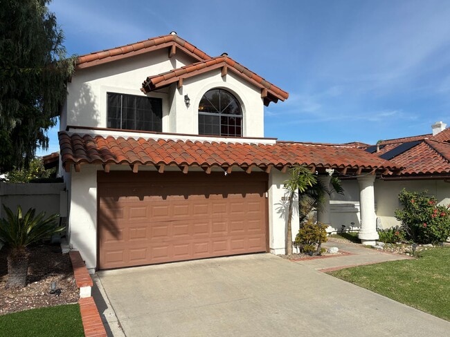 Building Photo - Stunning 3 Bedroom 2.5 Bathroom Home in Bernardo Village!