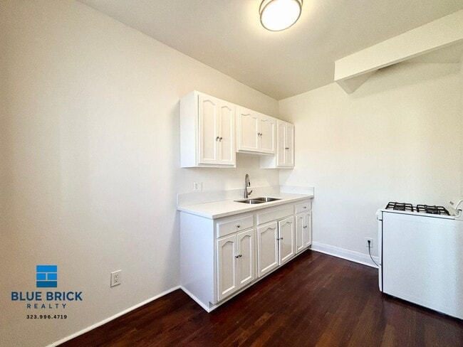 Photo - 147 Normandie Ave Unit 304
