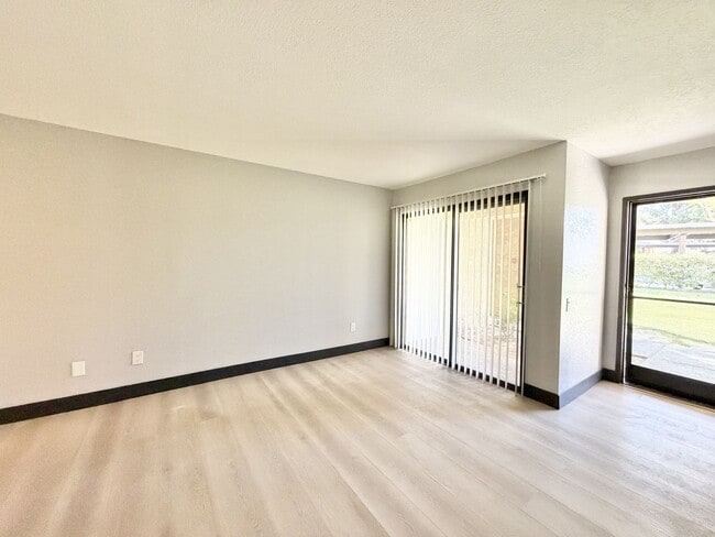 Photo - AVAILABLE NOW!! GORGEOUS 1 Bedroom 1 Bathroom - First Floor Condo in Palm Springs!!