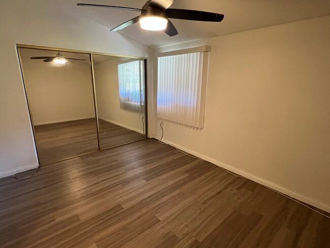 Master Bedroom w Mirror Closet Doors - 19156 Avenue of the Oaks Unit B