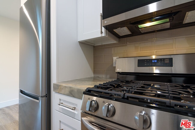 Photo - 1310 W Valencia Dr Unit 1310.5