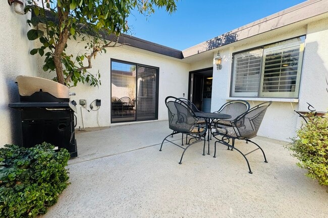 Photo - 23 Don Quixote Dr