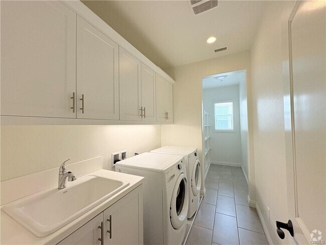 Building Photo - 16 Preston Pl Rental