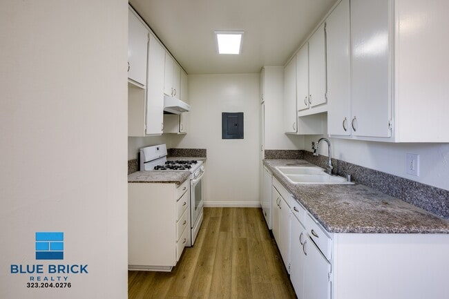 Photo - 5452 Corteen Pl Unit 18