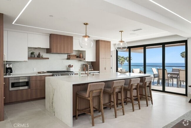 Building Photo - 3047 Ocean Blvd Rental
