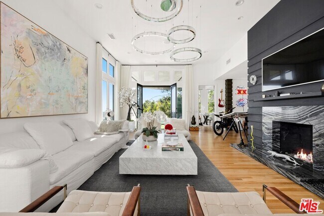 Photo - 9314 Lloydcrest Dr