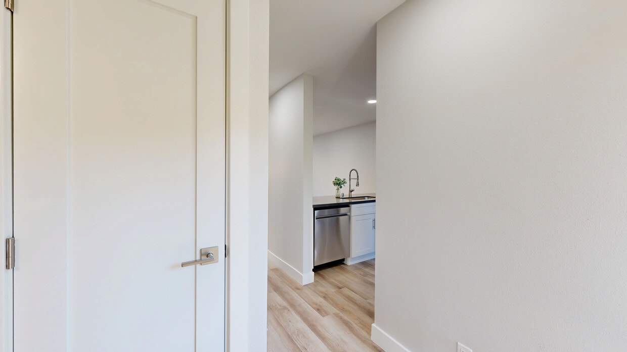 3D Tour - St. Charles Oaks Apartments