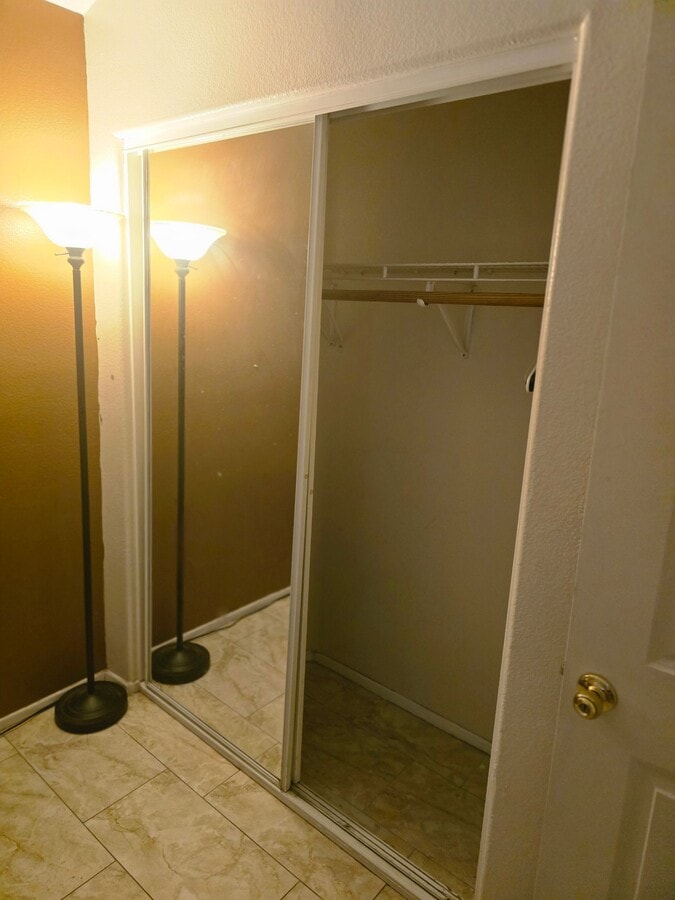 Photo - 1116 W 56th St