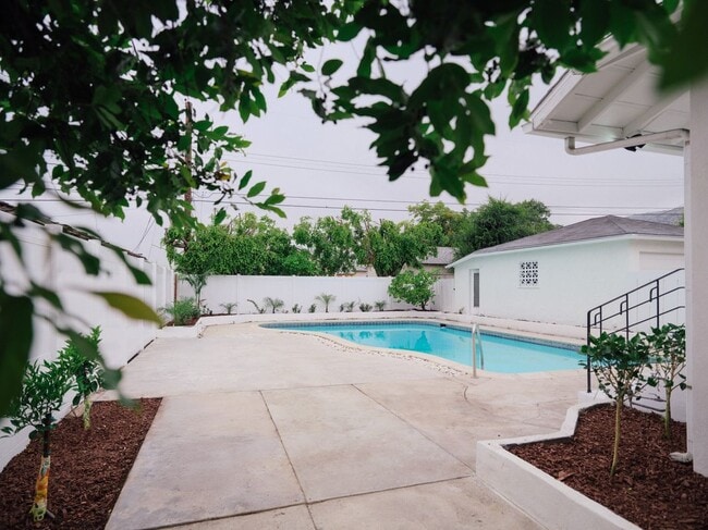 Photo - 415 Amherst Dr