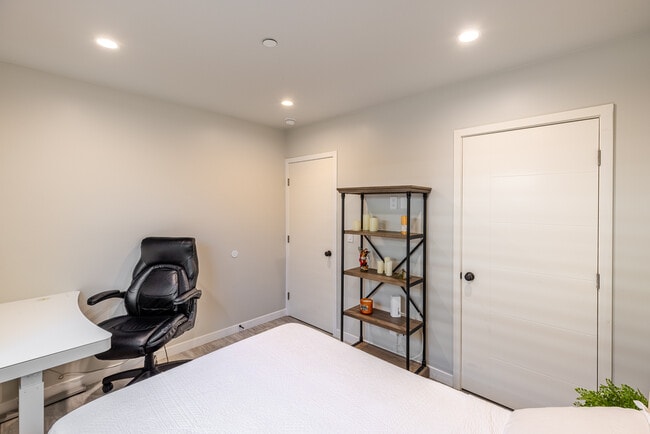 Photo - 8141 Hinds Ave